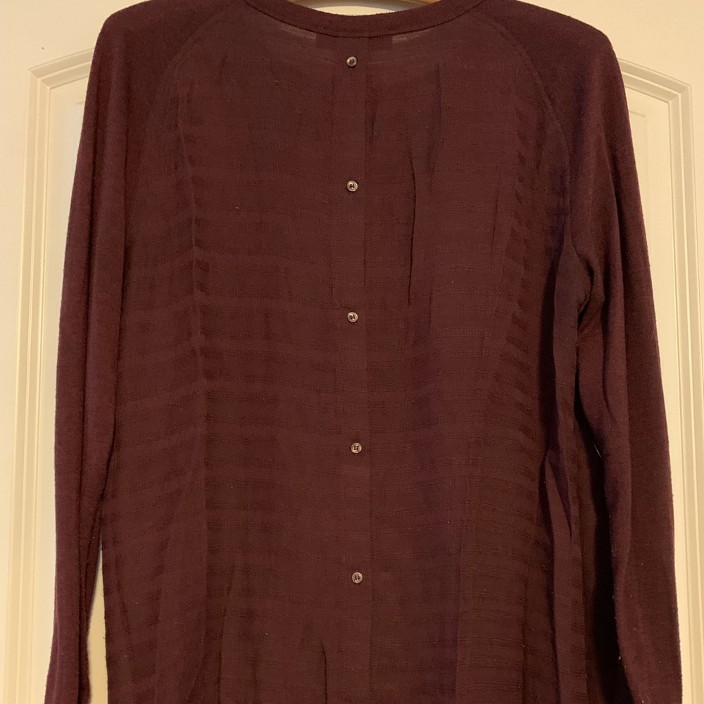 Button back tunic top - Picture 2 of 2
